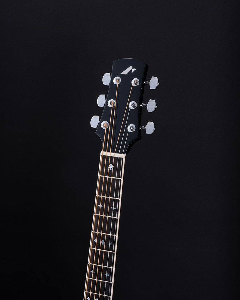 Matching Head & Snowflake Inlay
マッチング・ヘッド & スノーフレーク・インレイ