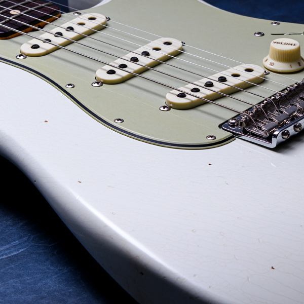 Fender Custom Shop Limited Edition 1963 Stratocaster® Journeyman Relic® Aged Olympic White