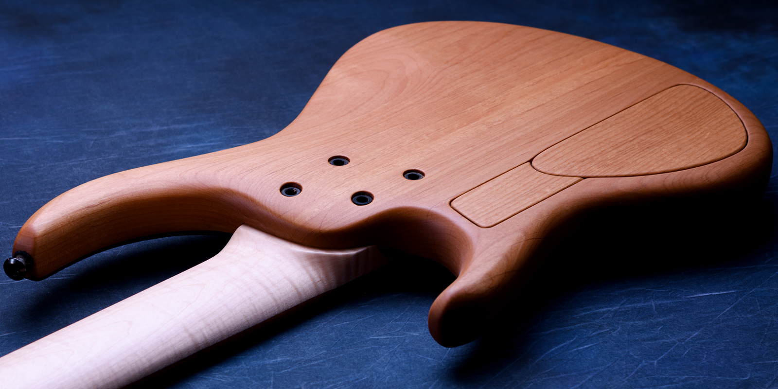 MTD 535-24 Quilt Maple Top Colord Ocean Blue Fade Dark Horns, Roasted Birds Eye Maple Fingerboard