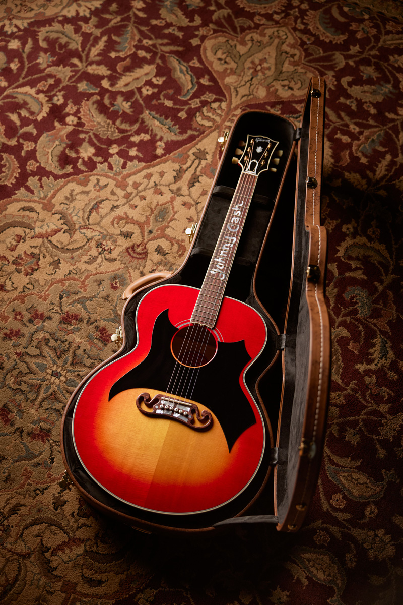 Johnny Cash SJ-200