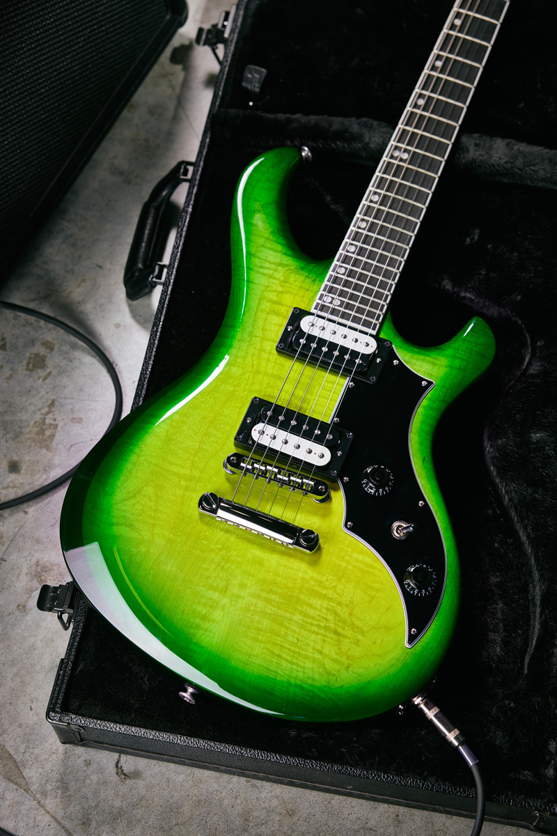 gibson_victory_figured_top