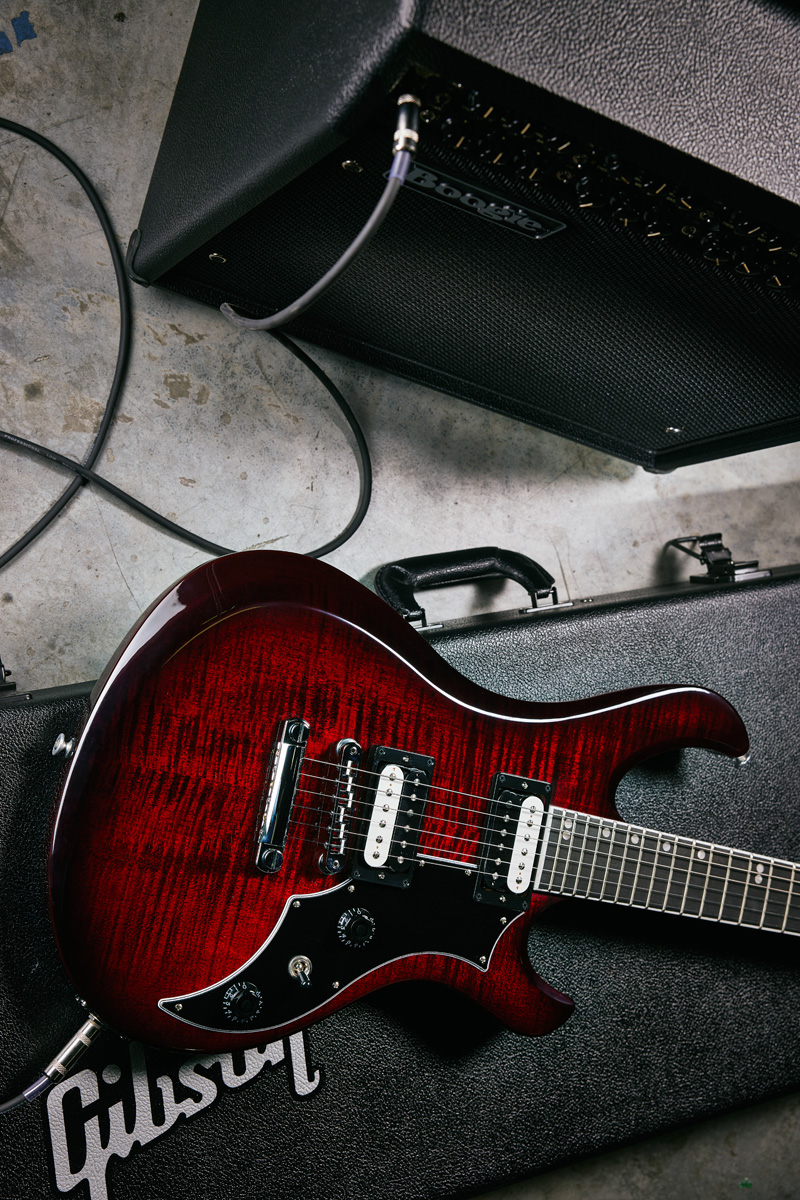 gibson_victory_figured_top