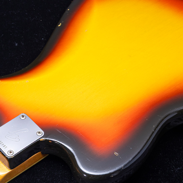 Fender Jazzmaster 1966 -3Tone Sunburst-